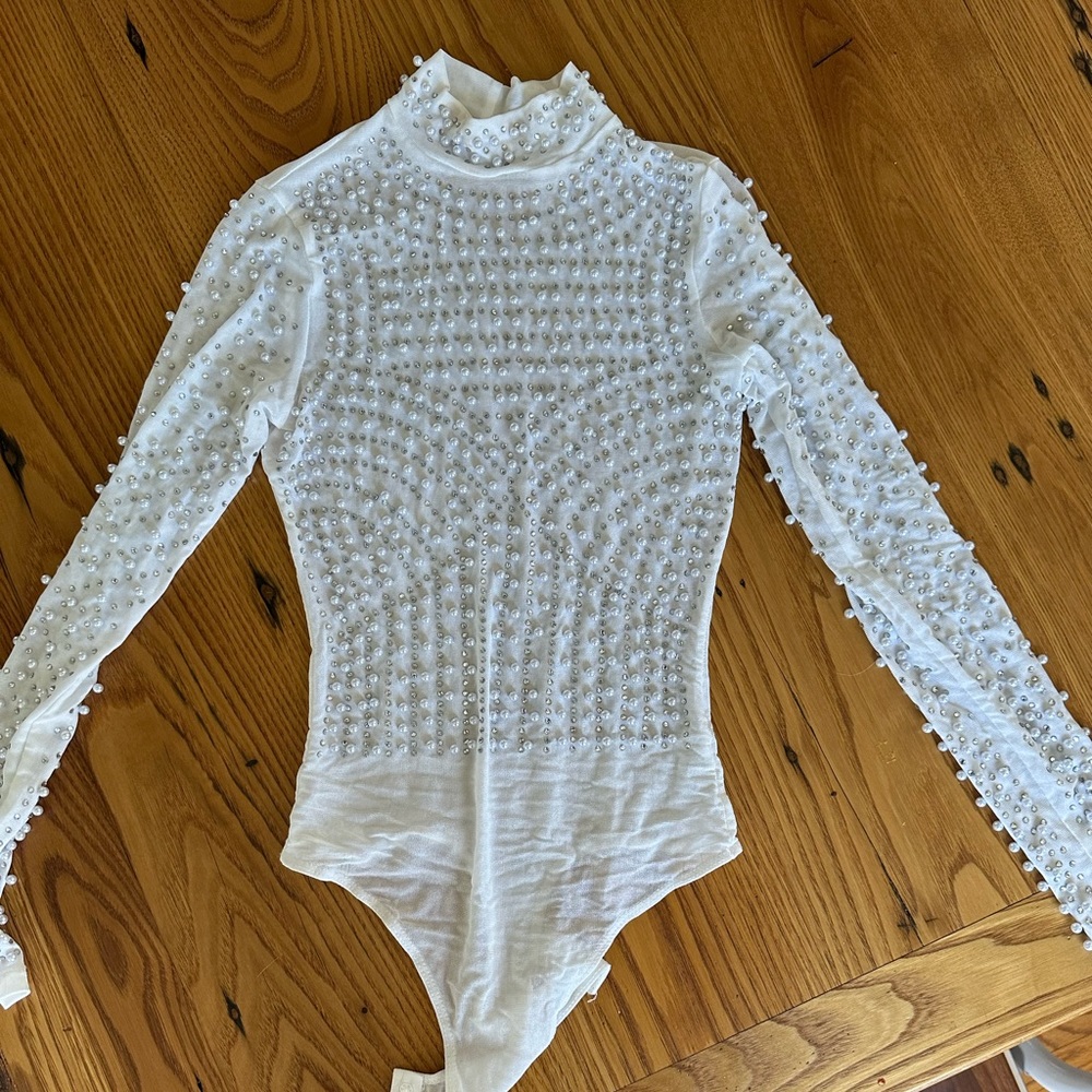 WINDSOR WHITE BEADED LONG SLEEVE TOP